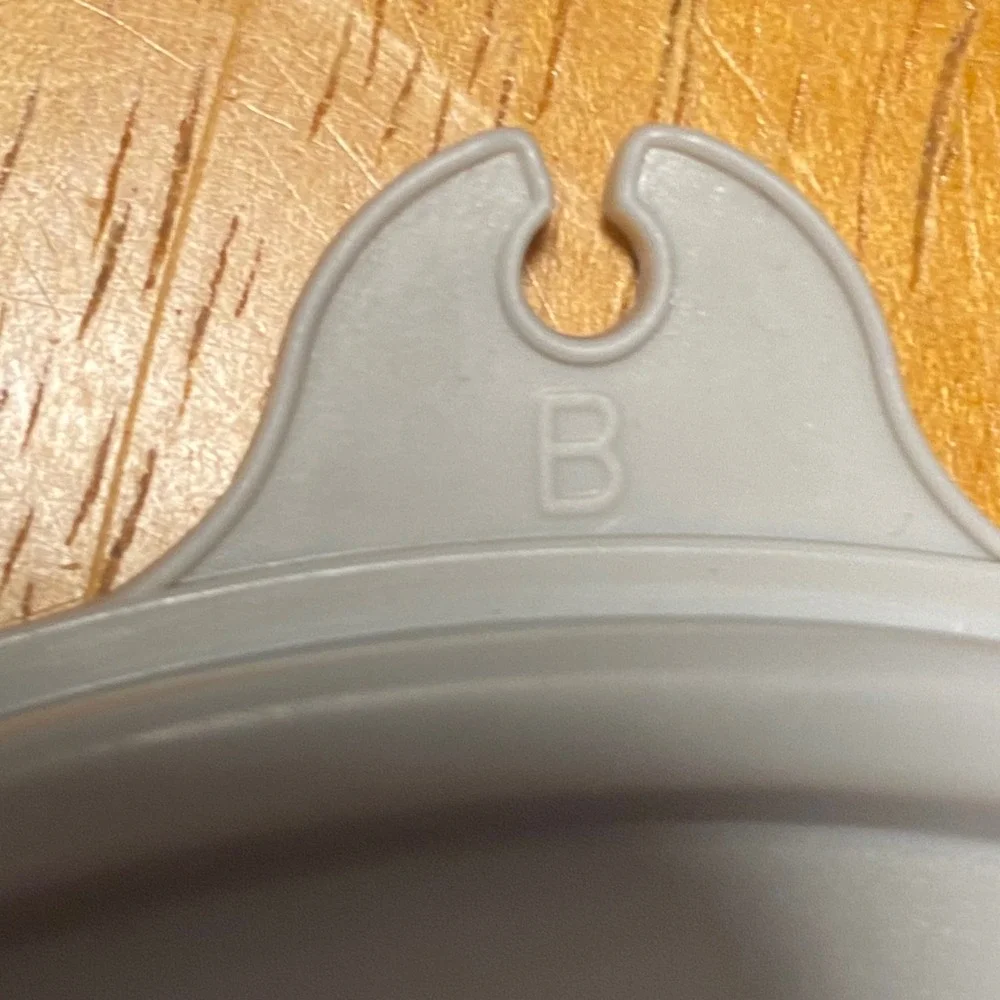 Tupperware Replacement Lids Seals B C Size Pastel Pink Blue Gray 5pc Set Vtg
